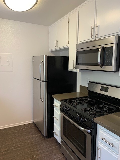 Building Photo - KBC Burbank