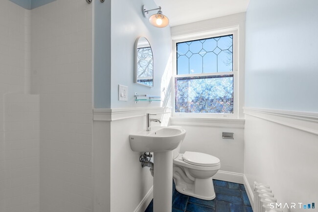 Foto del edificio - 360 Farmington Ave