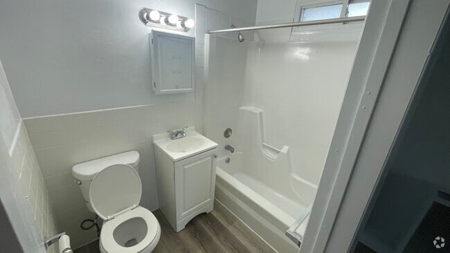 Building Photo - 510 Stuyvesant Ave