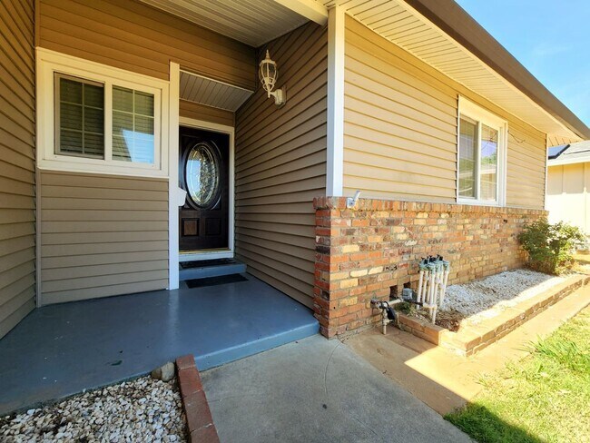 Foto del edificio - Rancho Cordova 3 Bedroom 2 Bath