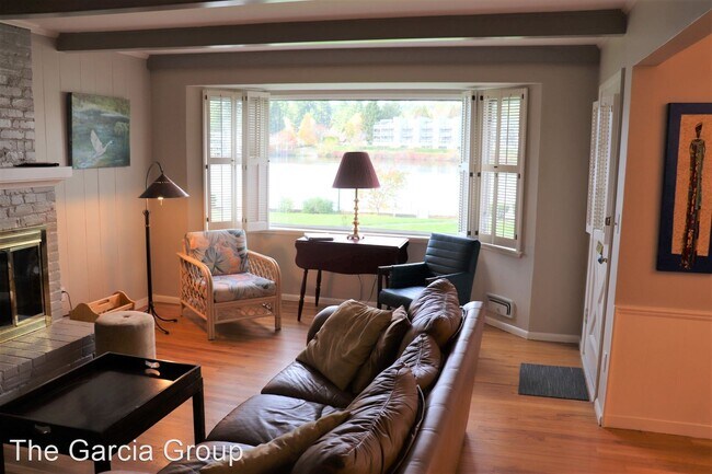Building Photo - 2 br, 1 bath House - 55 Northshore Rd Unit 8