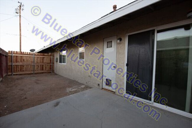 Foto del edificio - 20705 Thunderbird Rd