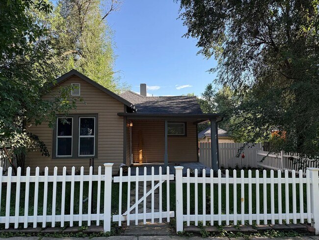 Foto del edificio - 715 E High St