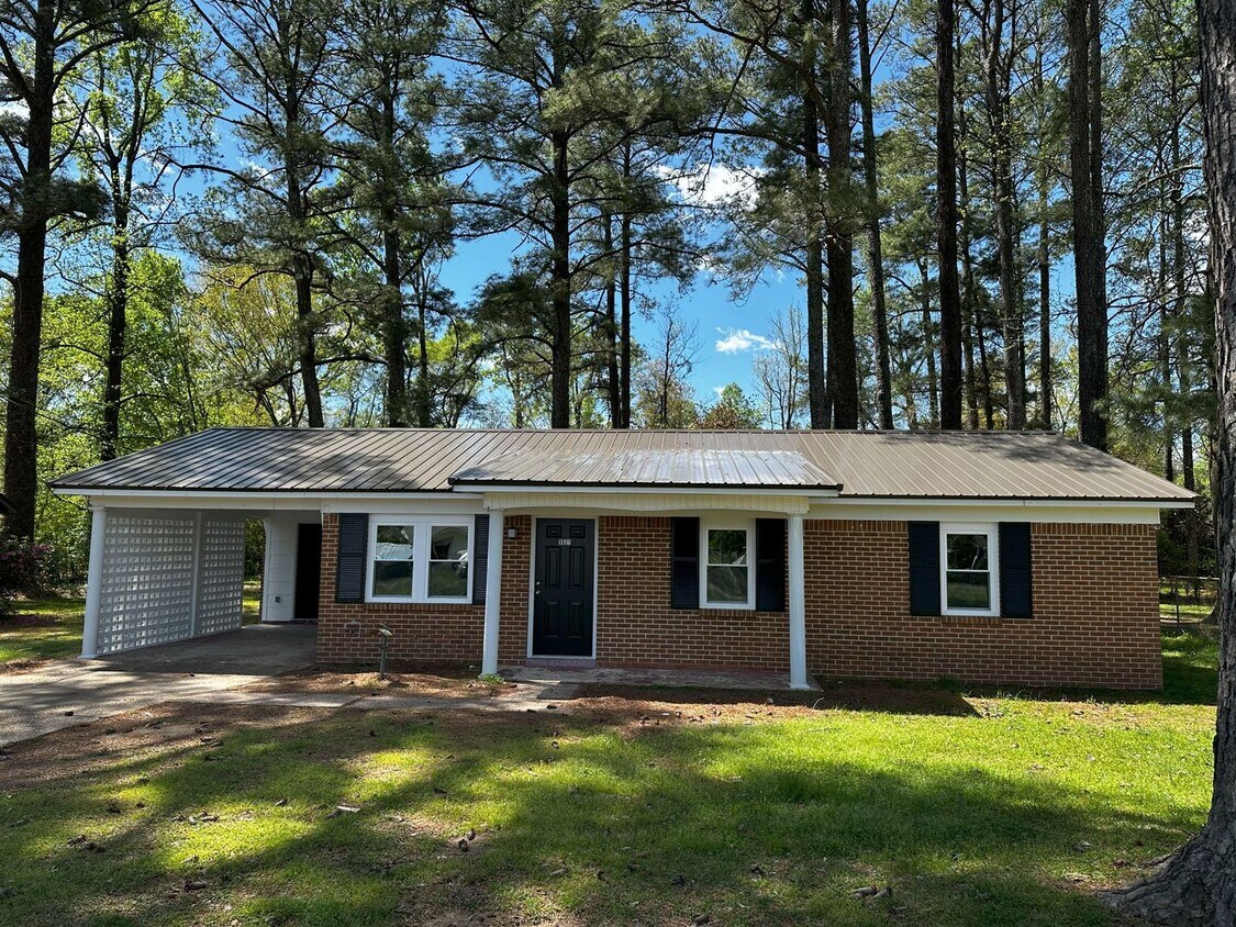 Primary Photo - 3 Bedroom Home with Wooded Lot