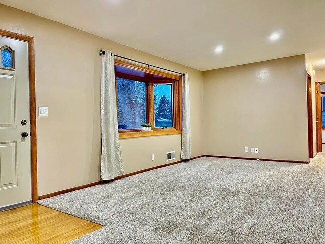 Foto del edificio - 8417 Rich Ave S