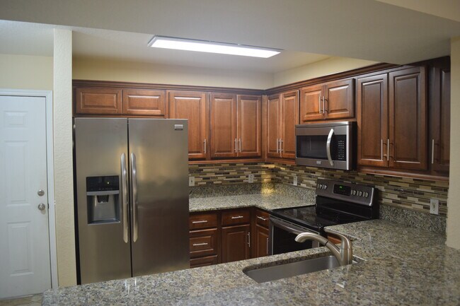 Building Photo - 8264 Key Royal Cir