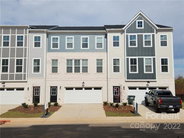 Building Photo - 2636 Roseglen Ln