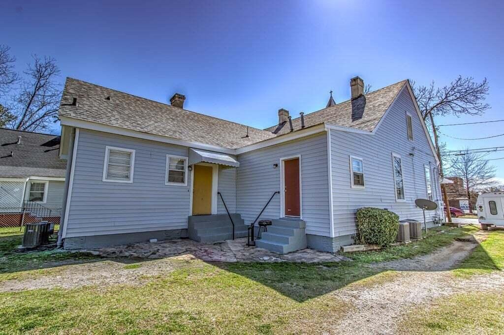 Building Photo - 305 Walker St