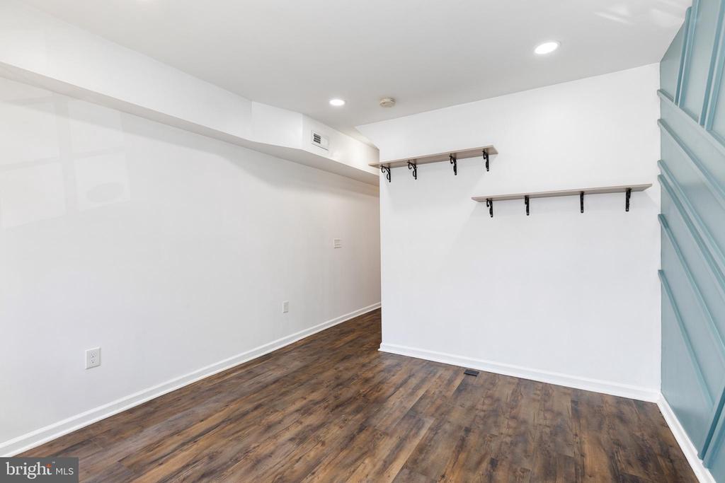Primary Photo - 610 Wyeth St
