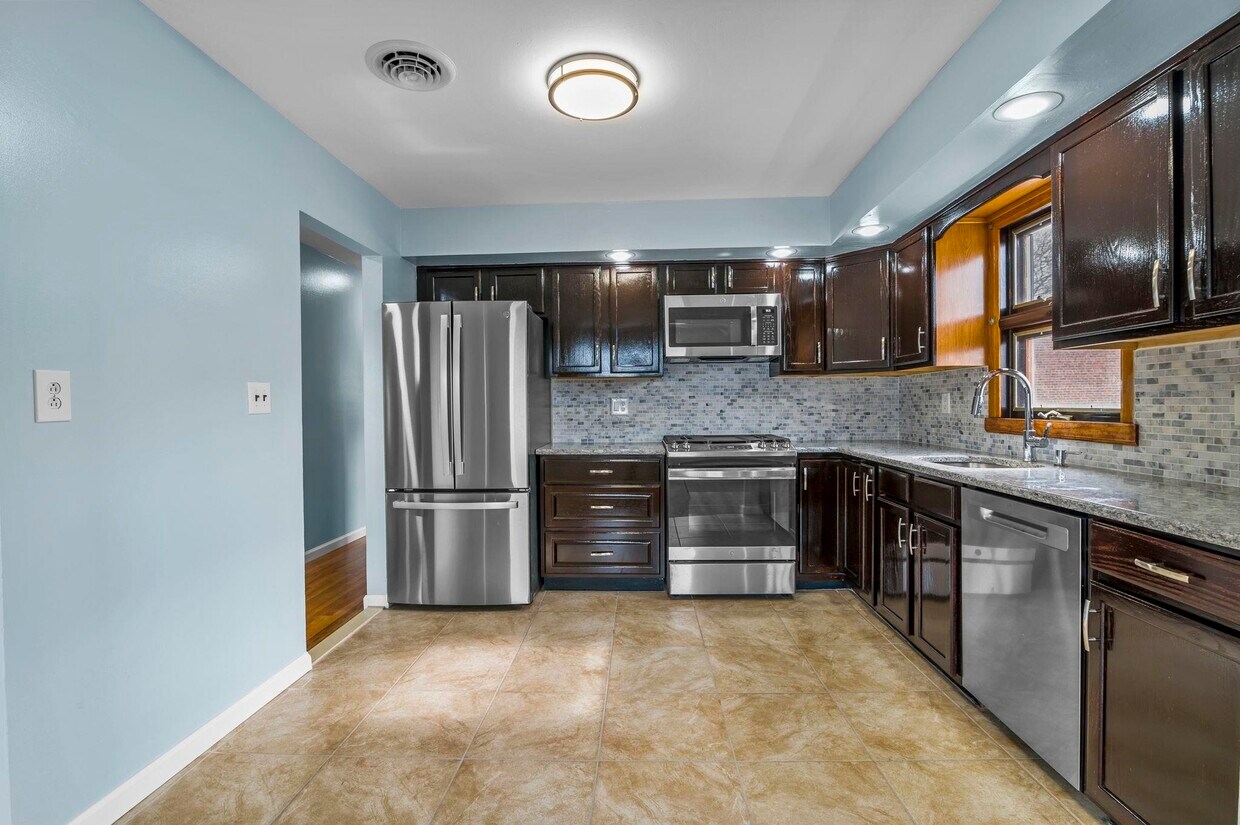 Primary Photo - 31 Obrien Ct