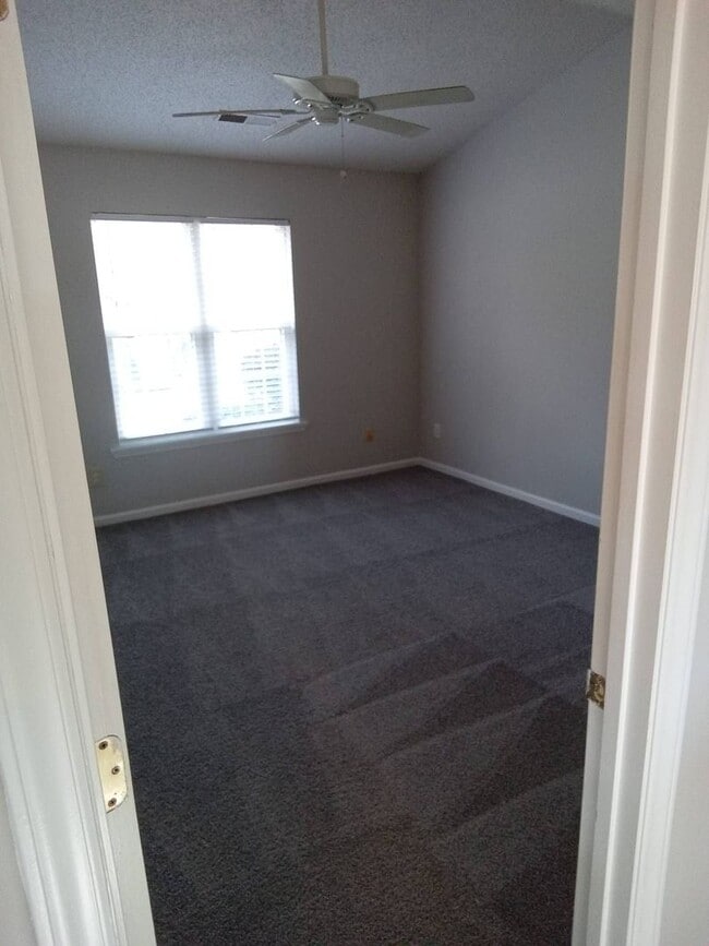 Building Photo - Ranch Home on Corner Lot with No HOA!