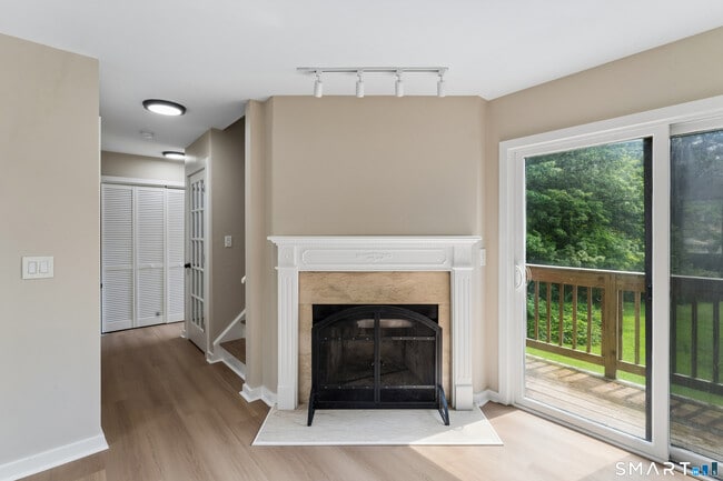 Building Photo - 46 Twin Oaks