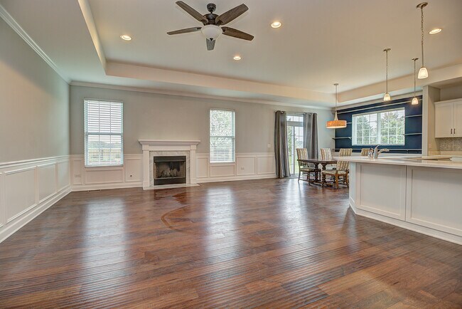 Building Photo - 16609 Mueller Cir