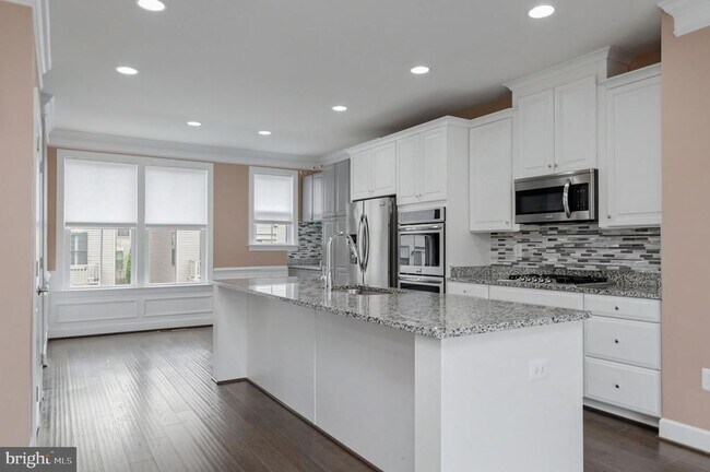 Foto del edificio - 3697 Ambrose Hills Rd