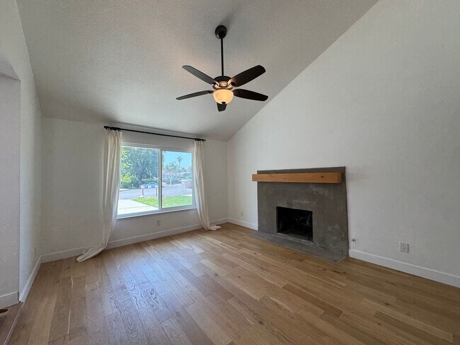 Foto del edificio - STUNNING Pool/Spa Single Story house with ...