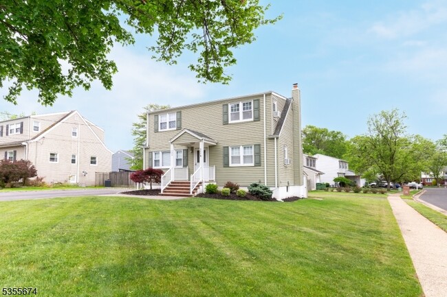 Building Photo - 200 Plainfield Rd