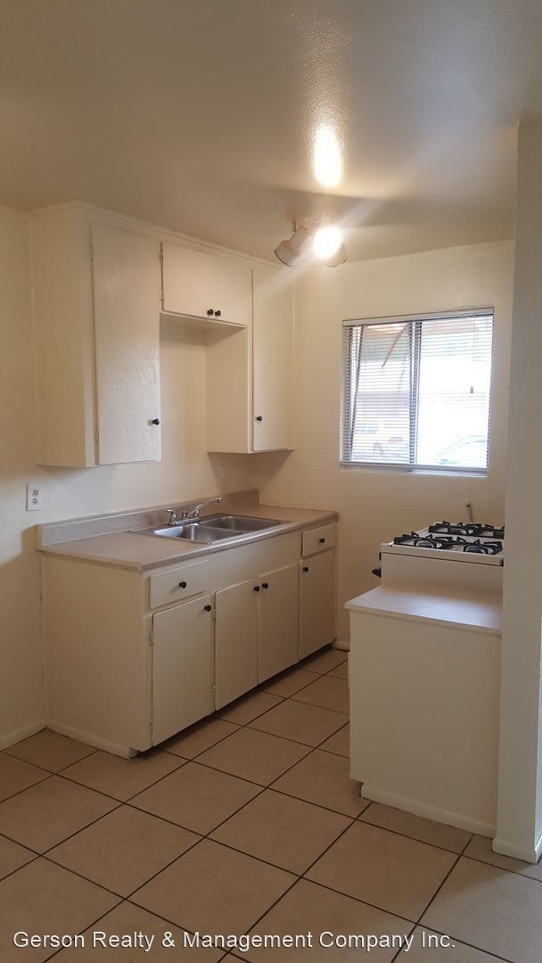Foto del edificio - 1445 S Kenneth Pl