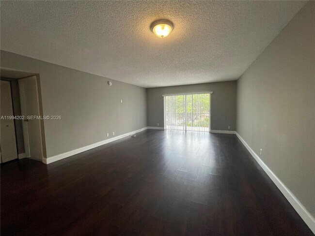 Building Photo - 5961 N Falls Cir Dr