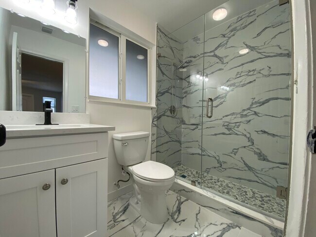 Building Photo - 338 Walton Blvd