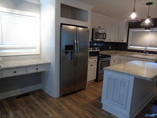 Foto del edificio - 303 McCullough Ave NE