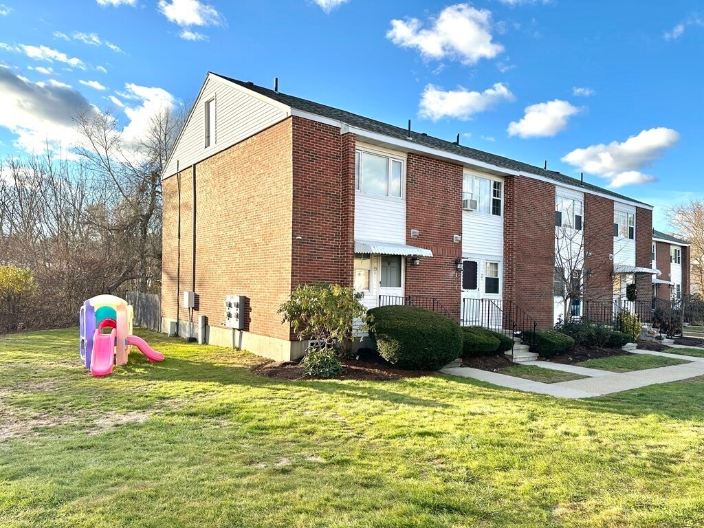 41 Foundry St, Easton, MA 02375 Townhome Rentals in Easton MA