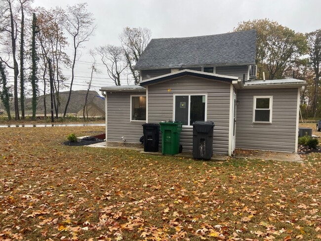 Building Photo - 903 Cattell Rd