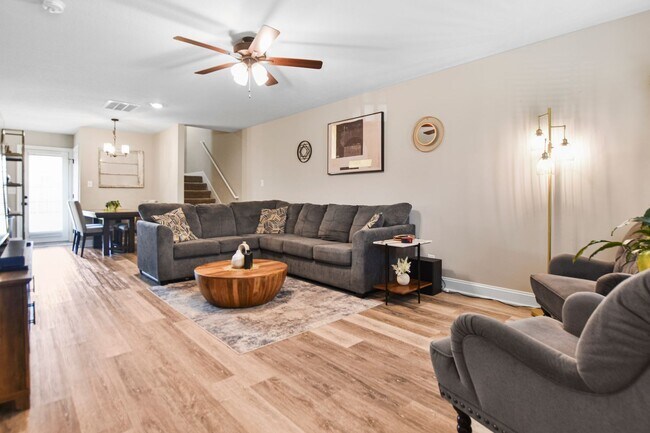 Foto del edificio - Pet Friendly Three Bedroom!