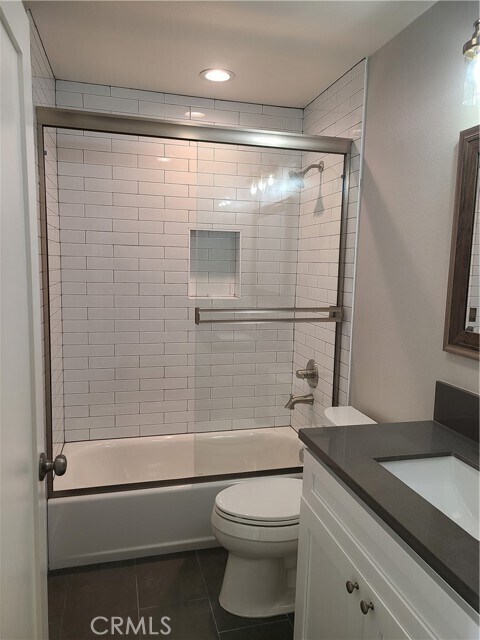 Foto del edificio - 13649 Osborne St