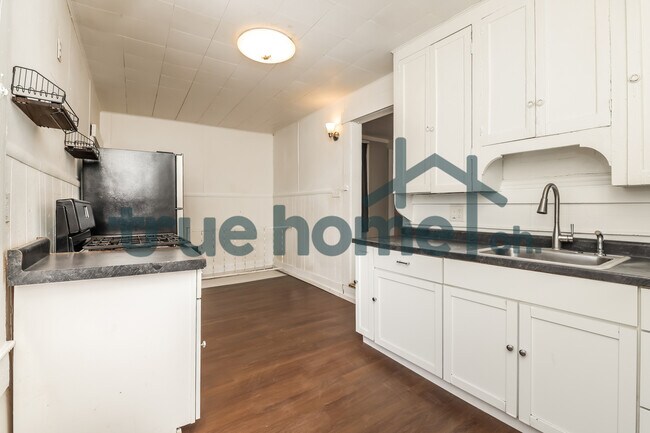 Foto del edificio - 121 Glencoe Ave