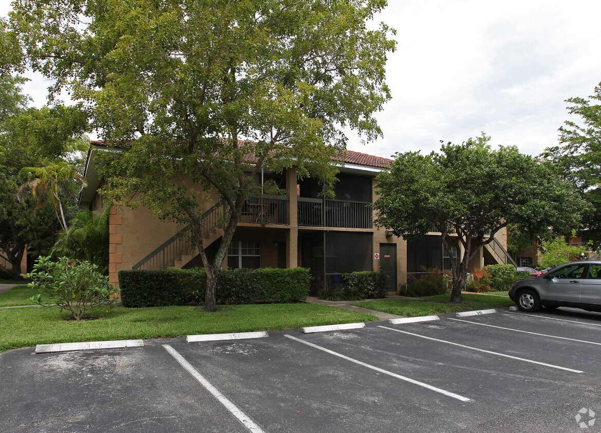 Bella Grand Condos Alquileres en Pembroke Pines, FL