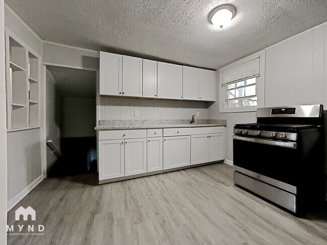 Foto del edificio - 2380 Brackett Rd
