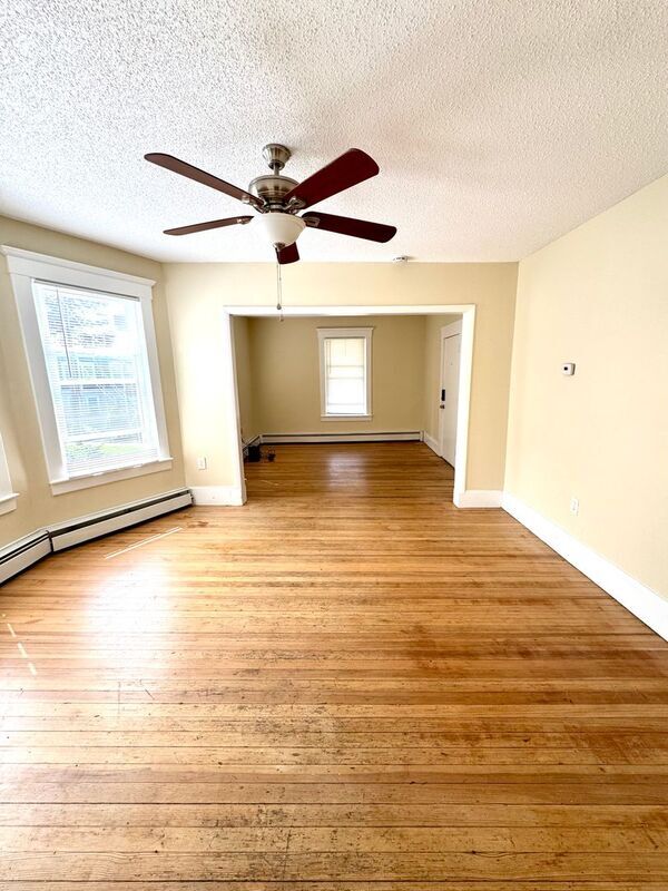 Building Photo - 15 Casimir St