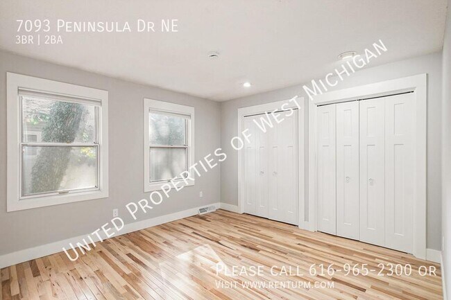 Foto del edificio - 7093 Peninsula Dr NE