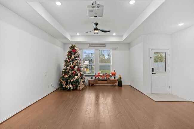 Foto del edificio - 7703 Cowdray Ln