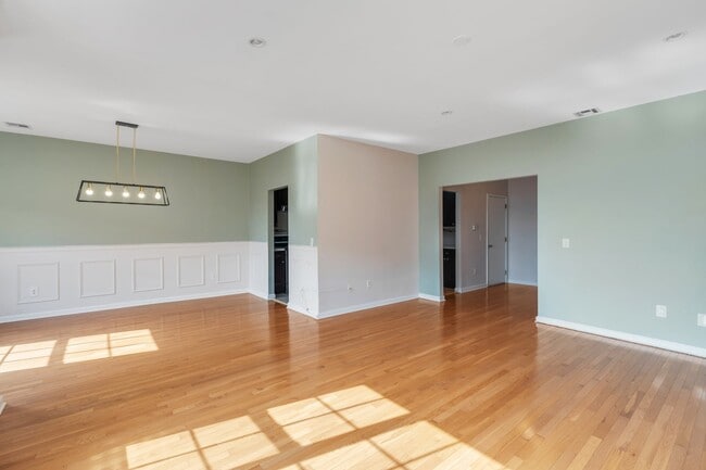 Building Photo - 66 Bergen Ridge Rd