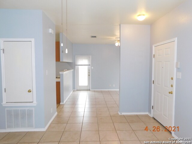Building Photo - 2735 Crown Hollow