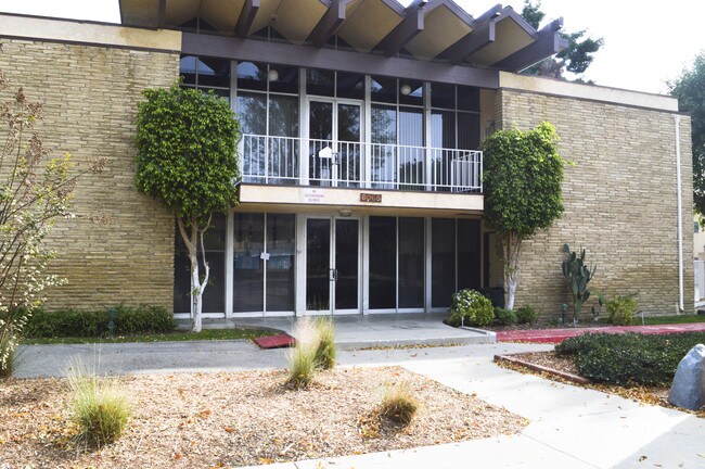 Building Photo - 8020 Canby Ave