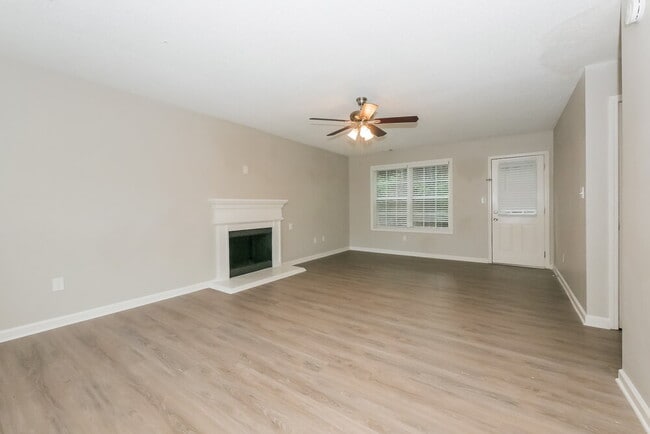 Building Photo - 4919 Wolfcreek View