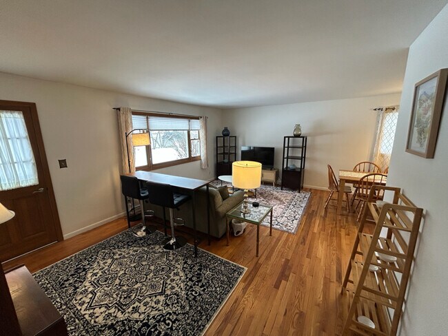 Foto del edificio - 4994 N Sedgewick Rd