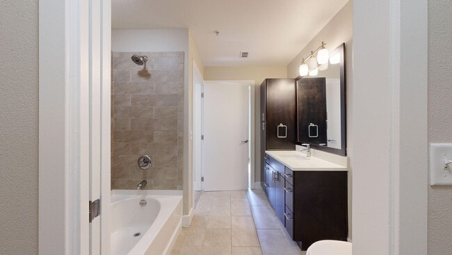 Interior Photo - Channel Mission Bay