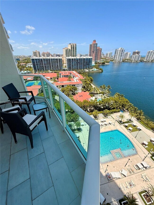 Foto del edificio - 3301 NE 183rd St