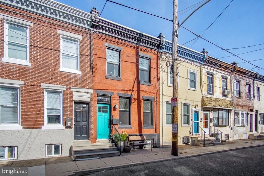Primary Photo - 2353 E Harold St