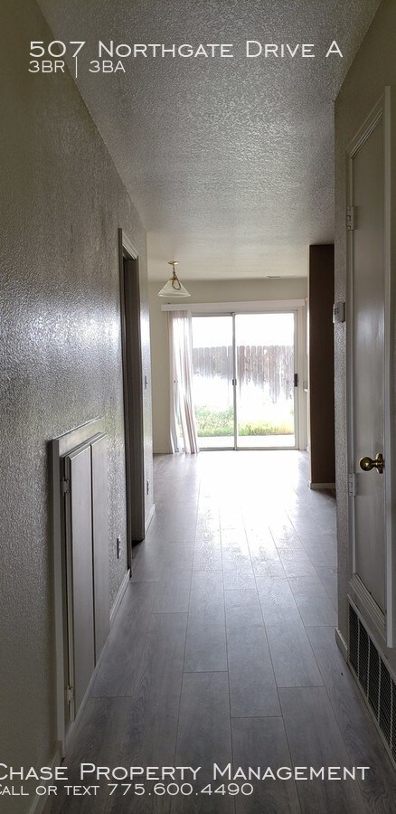 Building Photo - Townhouse for rent in Dayton