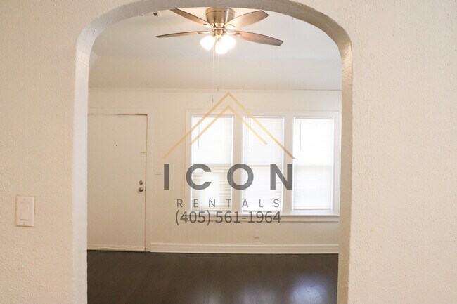 Foto del edificio - 1111 NW 27th St