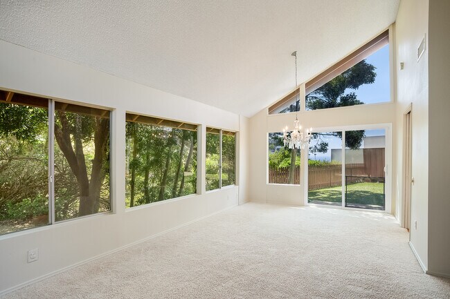 Building Photo - 7415 Caminito Rialto
