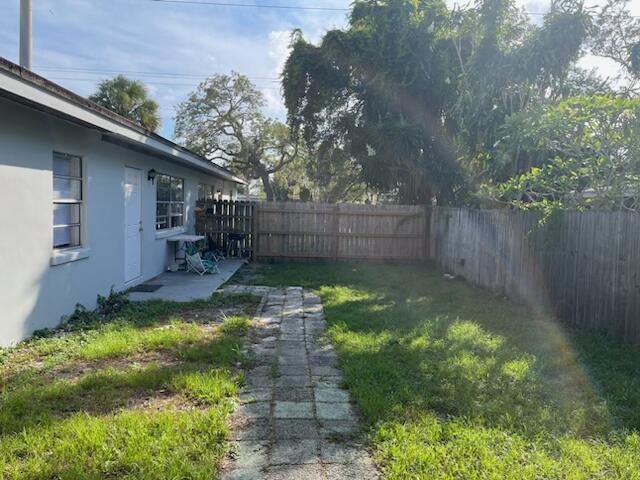 Primary Photo - 1807 Guava Ave