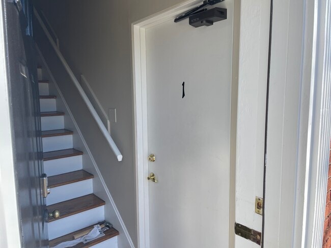 Building Photo - 2913 Abigail Dr