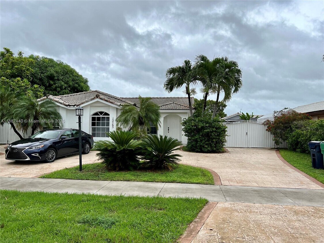 Foto principal - 15765 SW 139th Ave