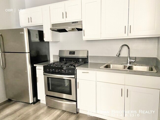 Building Photo - 914 Luxury Alvarado Apartments