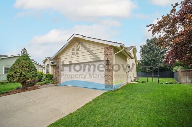 Building Photo - Exceptional Value: 3 Bedroom 2 Bathroom Ho...